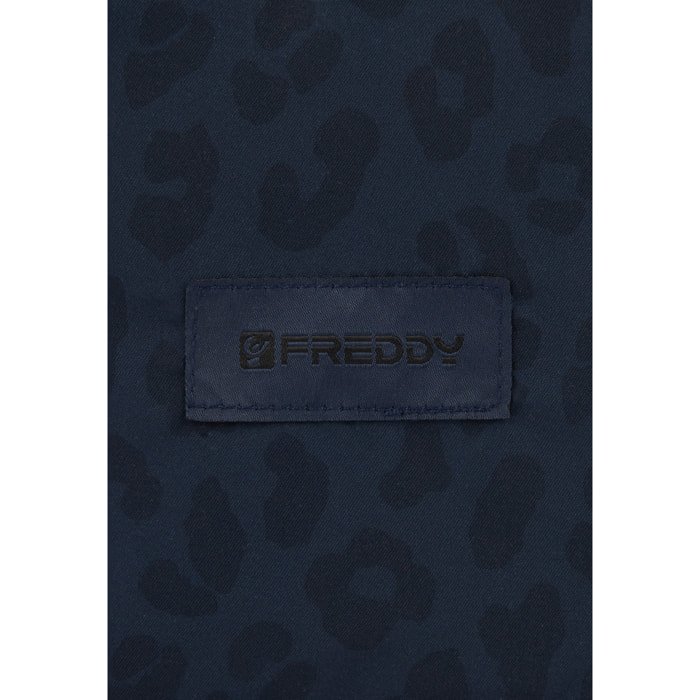 Bustina leopardata in poliestere con zip e logo applicato