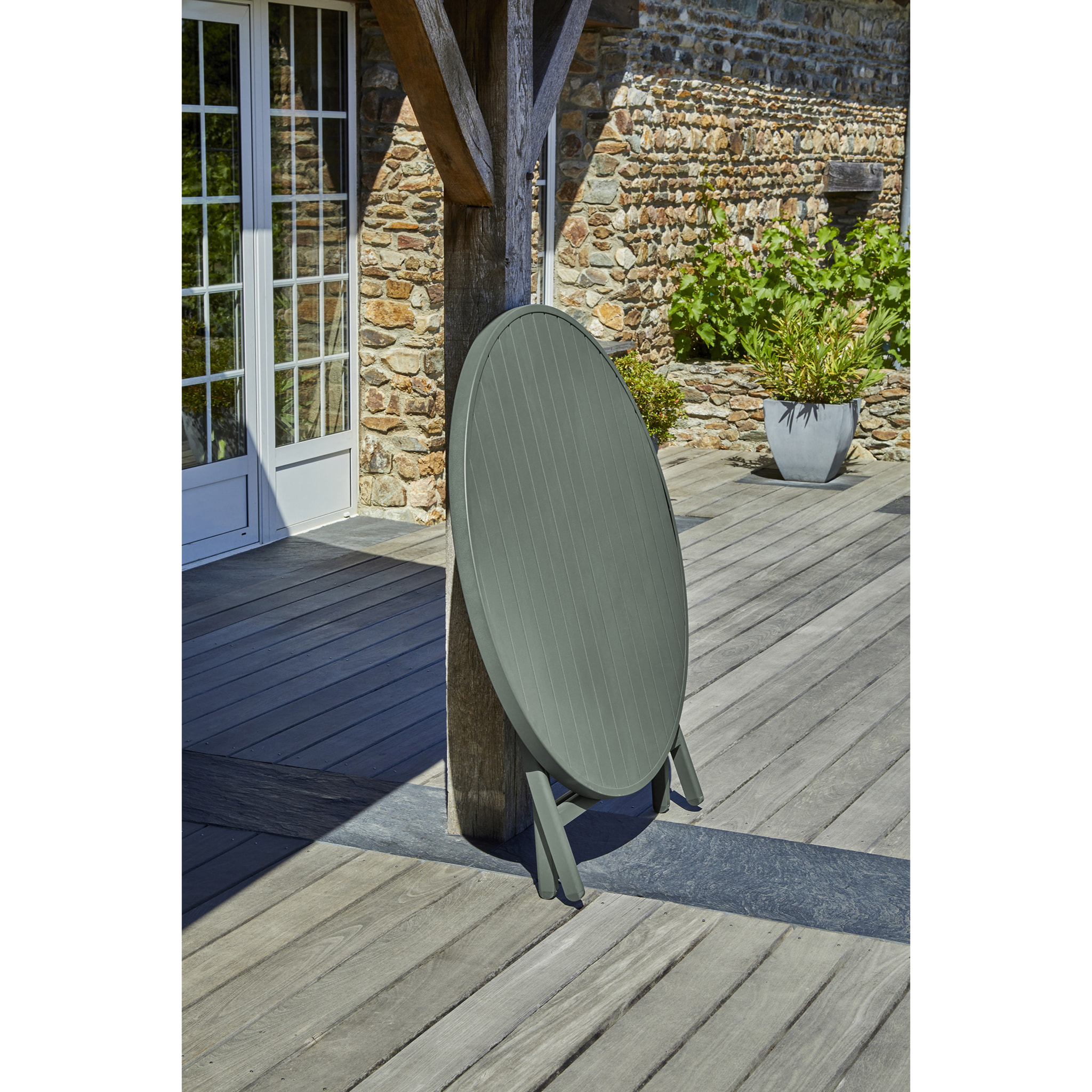 MARIUS - Ensemble repas de jardin 4 places en aluminium vert kaki