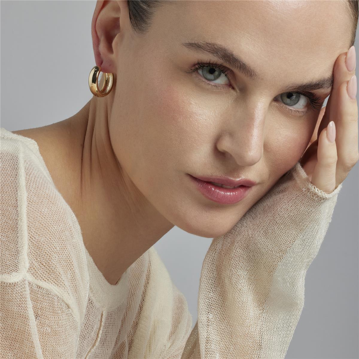 Pendientes Lux by Lux acabadoss en oro 18k