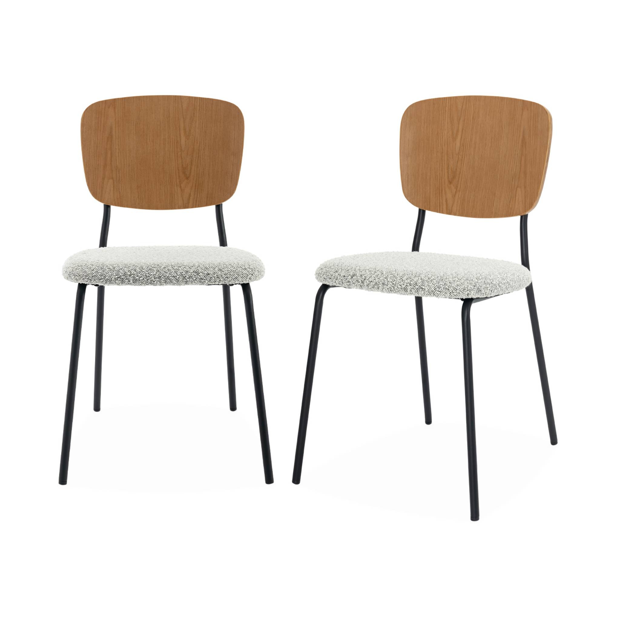 Lot de 2 chaises assise bouclette texturée blanche. dossier bois de peuplier courbé. pieds en métal noir mat