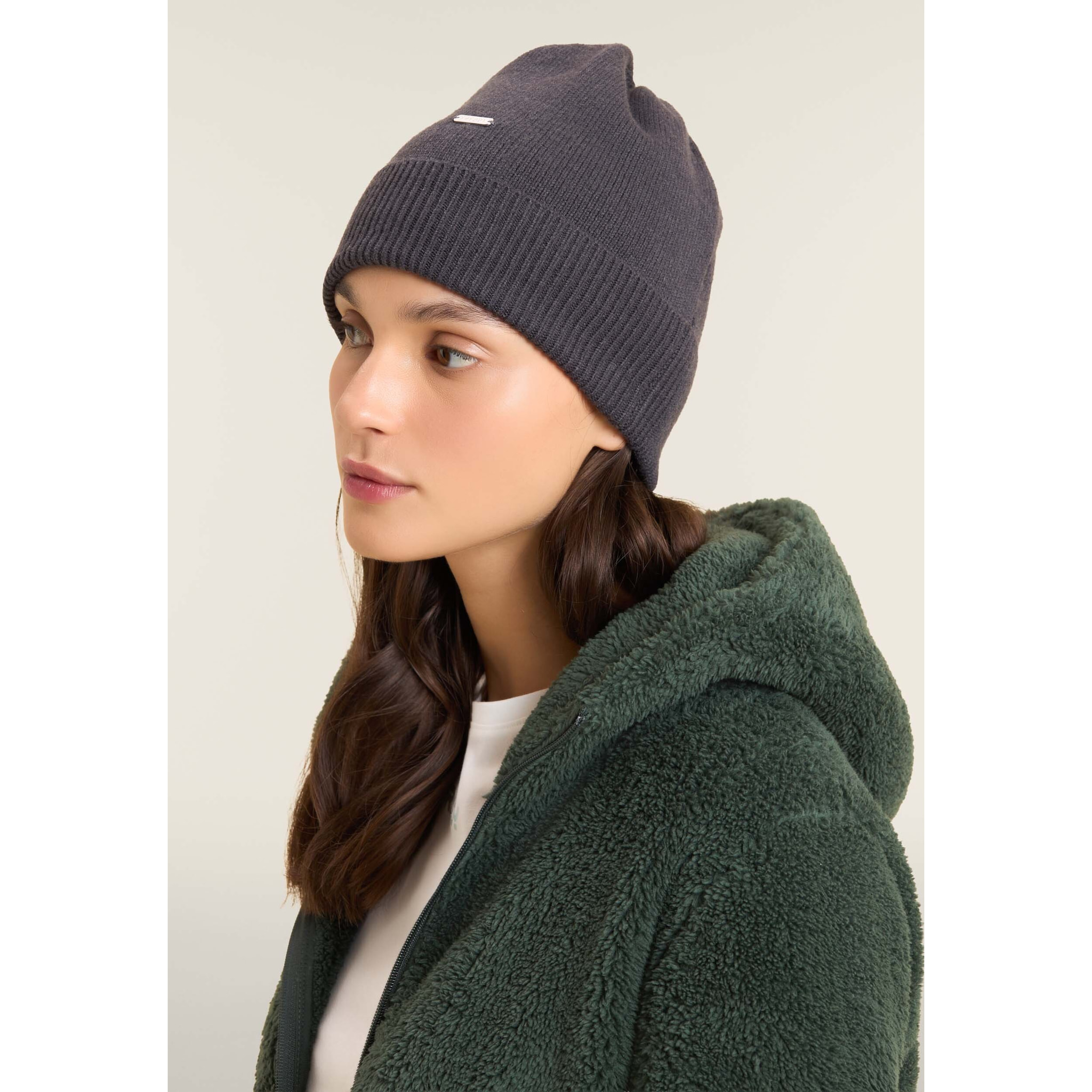Berretto a coste in filato morbido