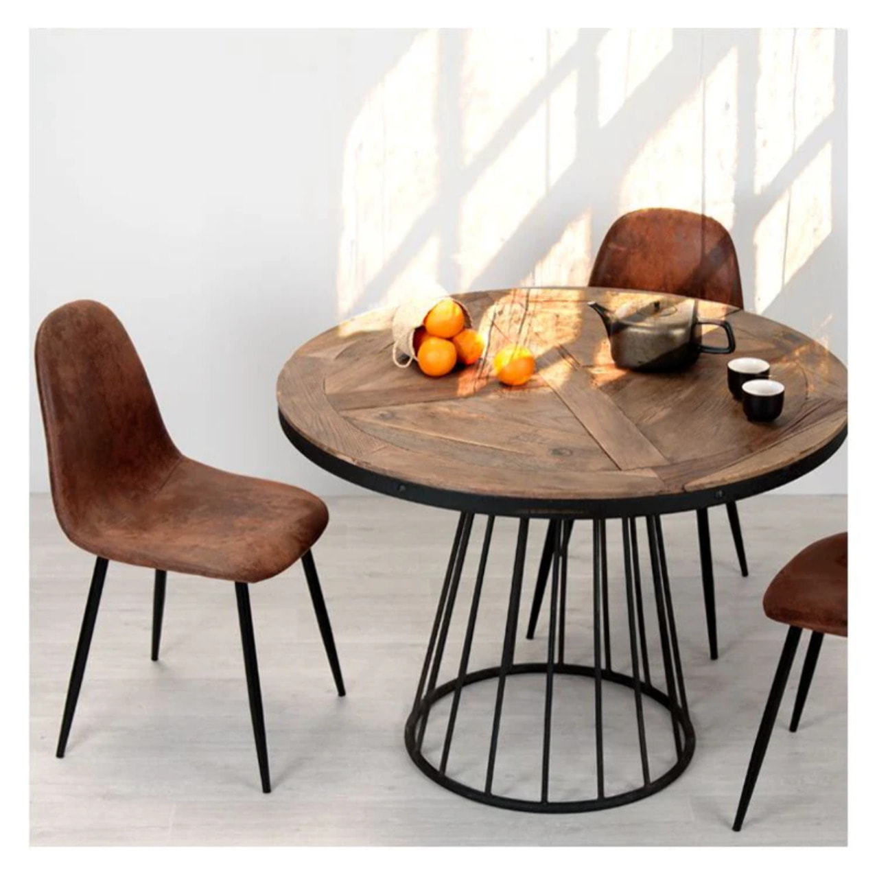 Table ronde 5 personnes en bois de cèdre et pied en métal D110 cm - Pralus