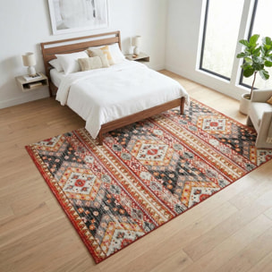 tapis fin aux motifs traditionnels Ethniques