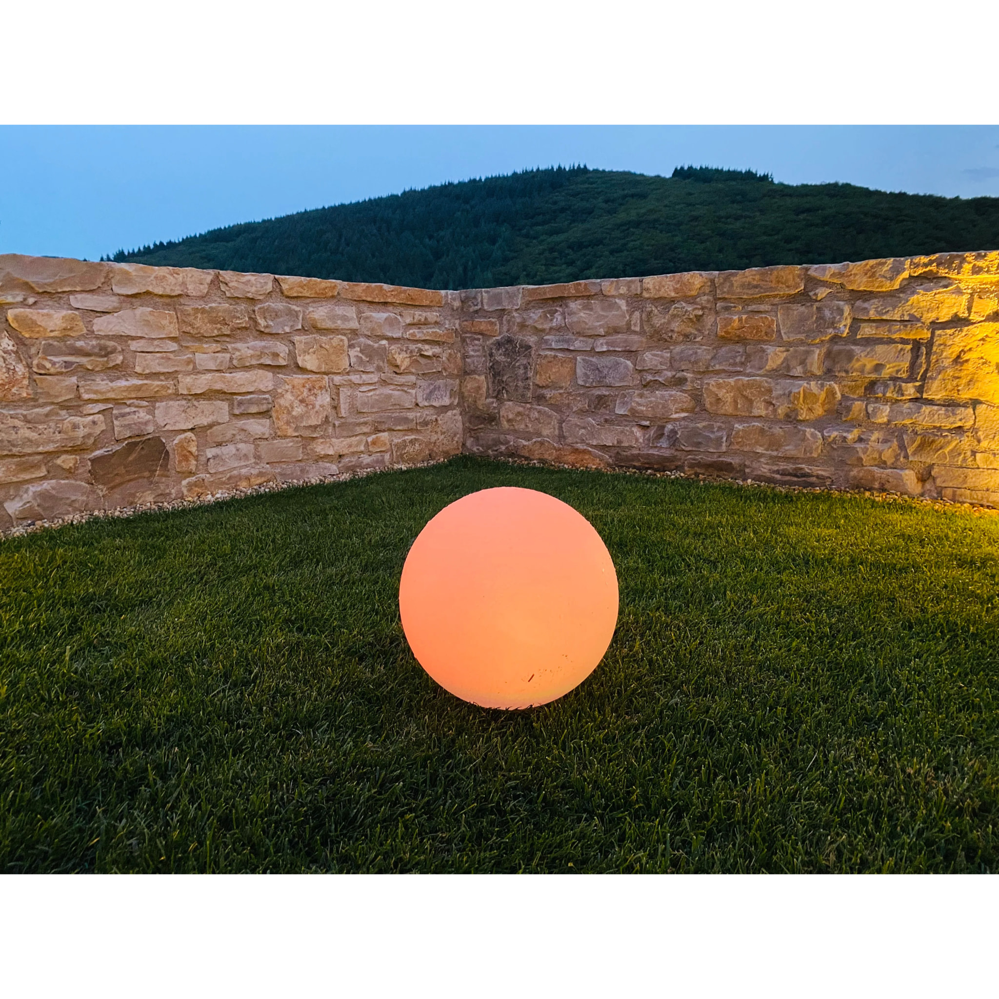 Boule lumineuse solaire SOLSTY RGB D30CM