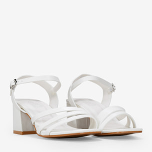 Sandalias de tacón ancho blancas