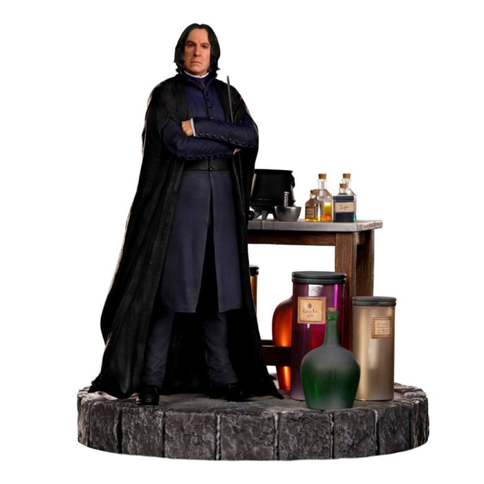 Harry Potter Statua 1/10 Severus Piton con Tavolo e Pozioni 22 Cm Iron Studios