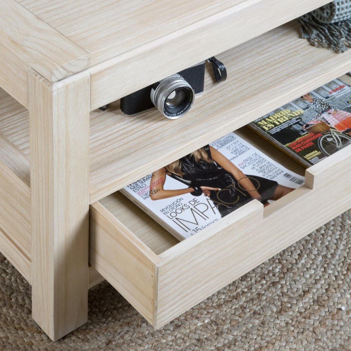 Table basse avec plateau relevable Jil -bois massif, panneau de mdf et placage naturel-couleur naturel 110 x 45 x 60 cm