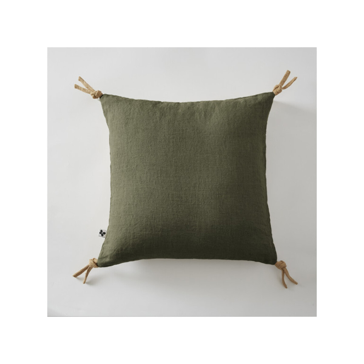 Coussin en lin lavé déhoussable 45 x 45 cm à pompons - 5 coloris - SOLINE