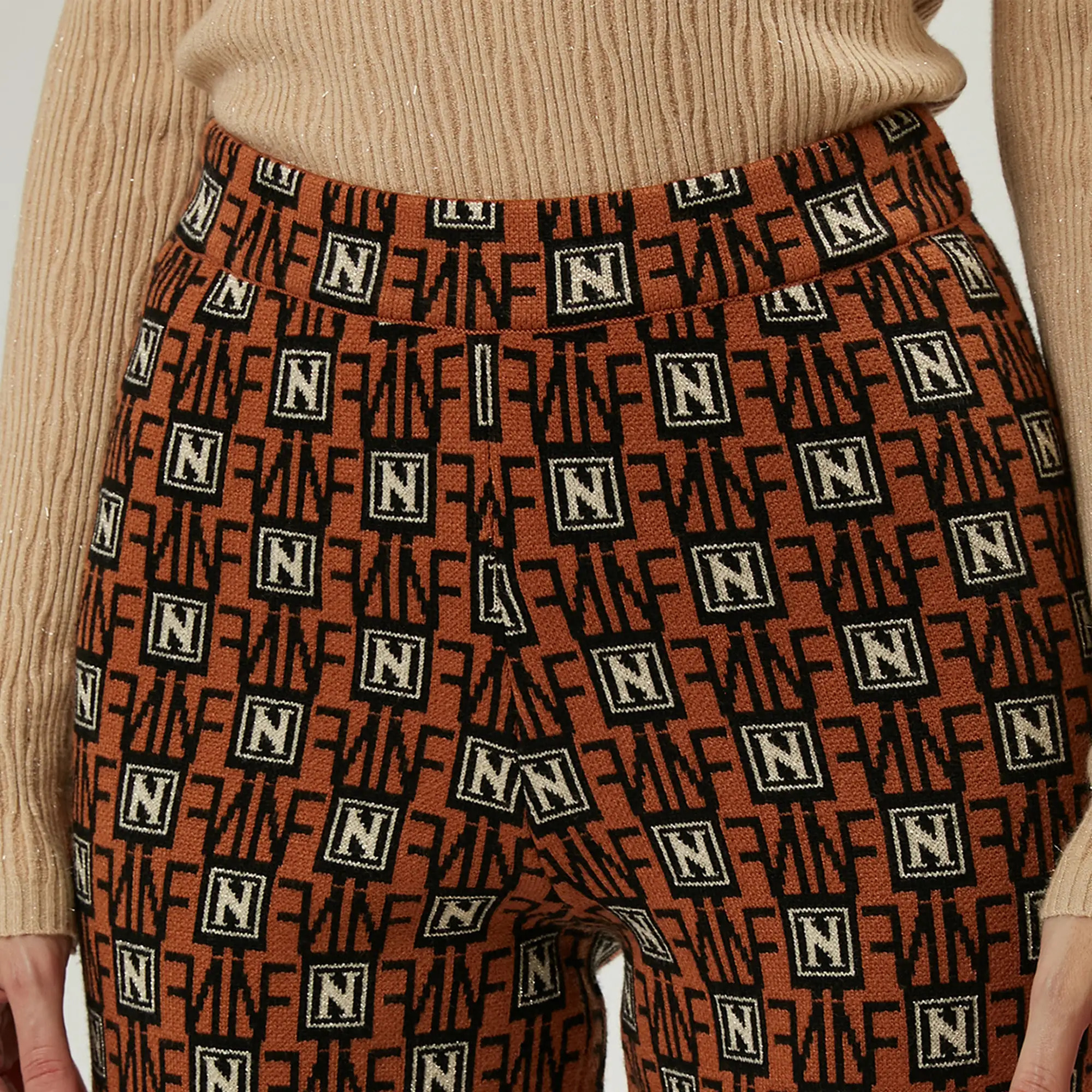 PANTALONI IN MAGLIA CON LOGO