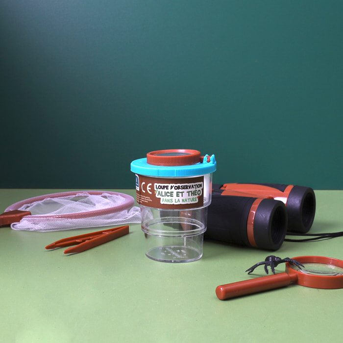 PETIT POT AVEC LOUPE POUR INSECTE