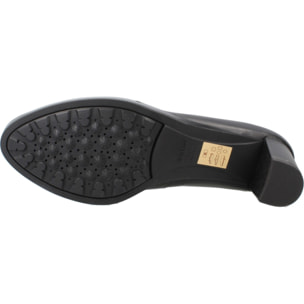 Salones Mujer de la marca GEOX  modelo D35TED 000Y3 NEGRO