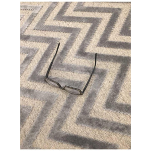 Tapis fin géométrique en relief, Fabriqué en viscose en Belgique