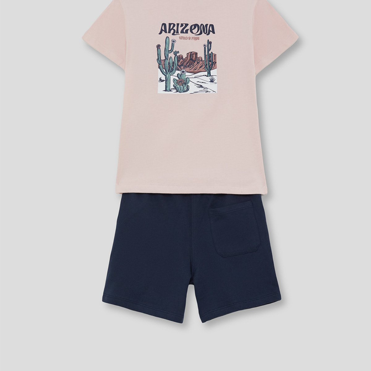 Conjunto Camiseta Lisa con Texto en el Pecho y Shorts con Bolsillos Parche Laterales | Color: Rosado | Street Monkey