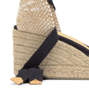 Alpargata plana en lona de algodón con pala en v y lazo al tobillo