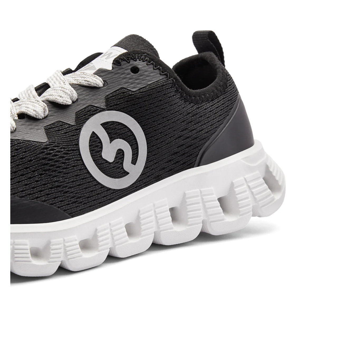 Zapatillas Deportivas con Detalles en Negro