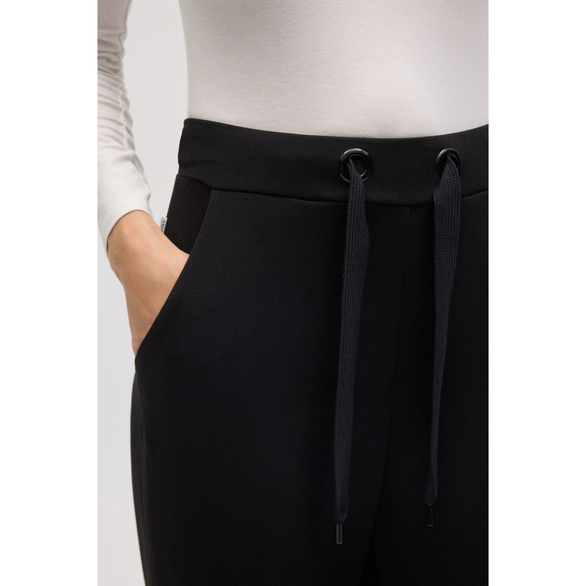 Pantaloni dritti fluidi neri