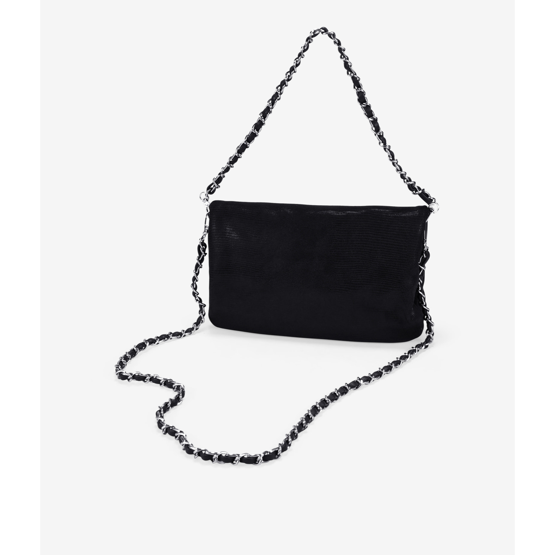 Bolso con solapa negro y asas de cadena