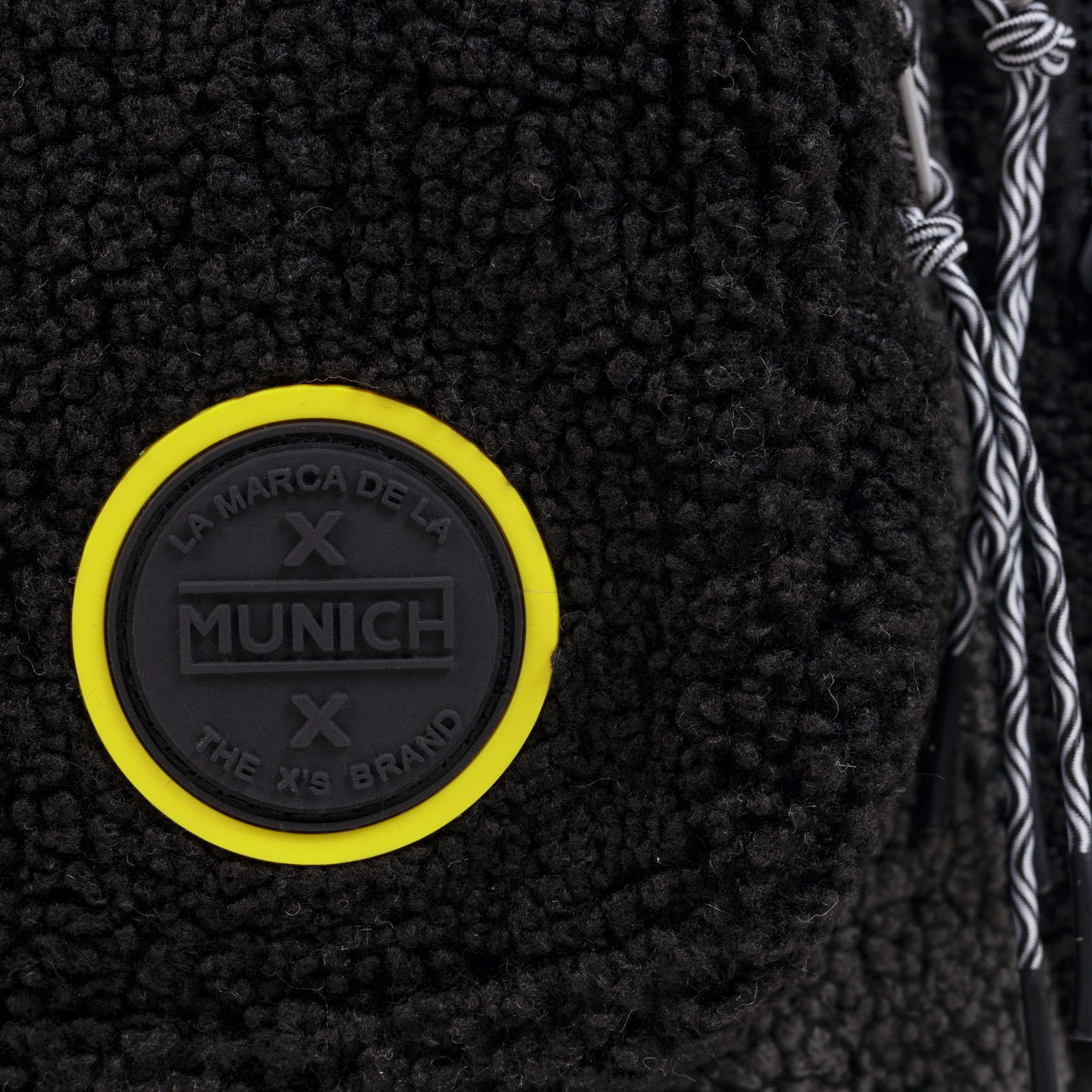 DEEP FW24 BACKPACK BLACK