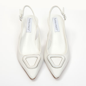 Dècolletè slingback con tacco basso a rocchetto e dettaglio sulla punta