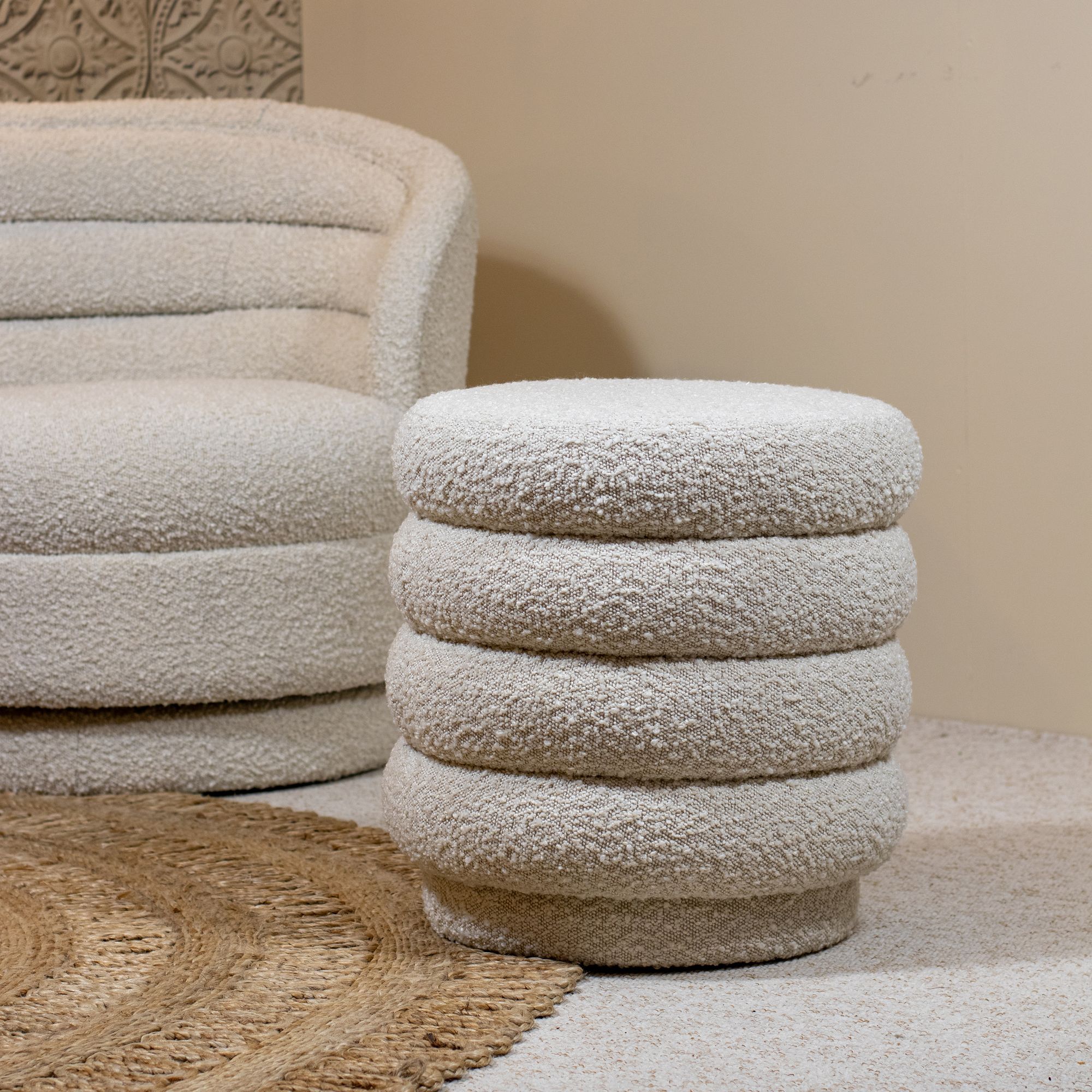 Pouf tissu en bouclette beige LINUS