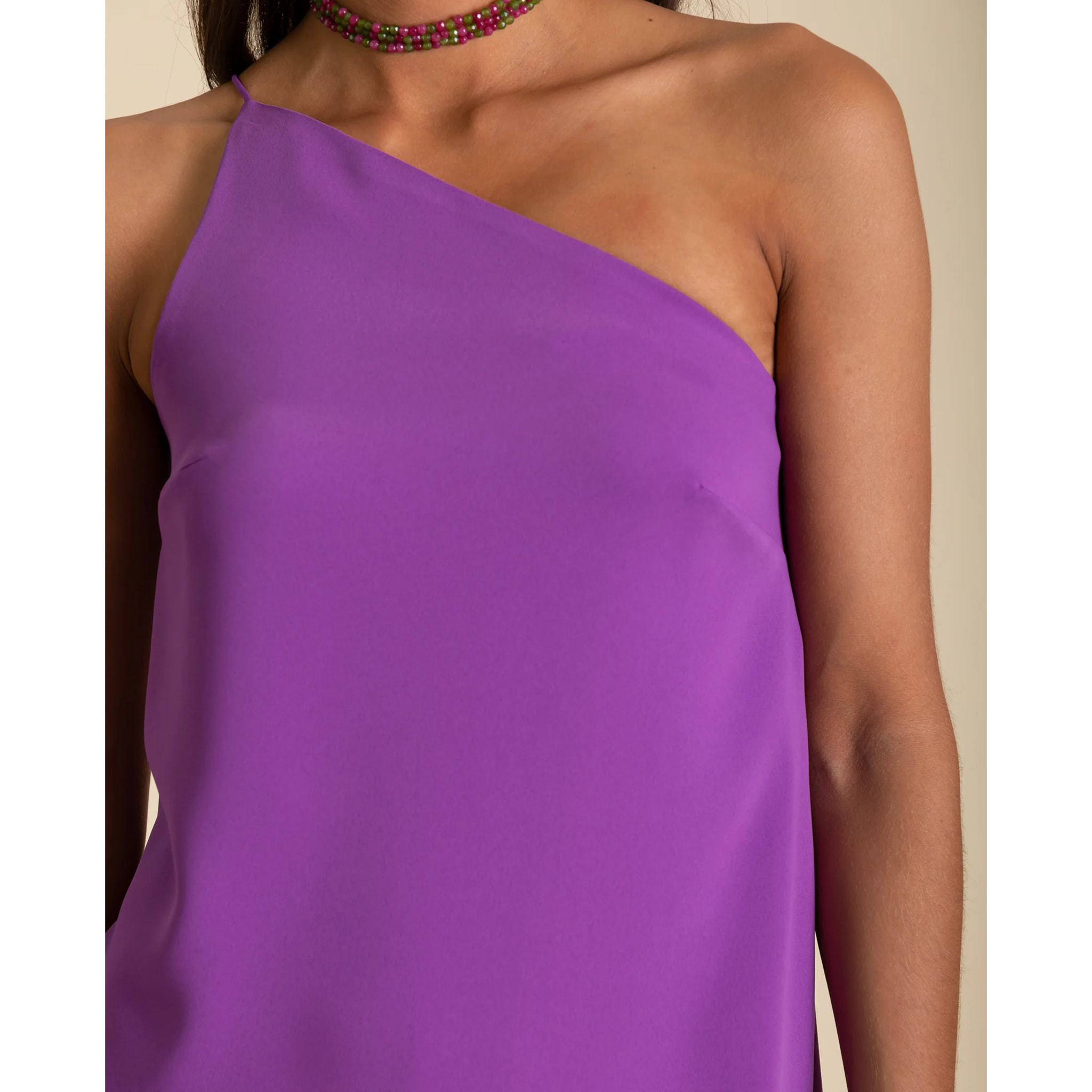 Blusa de mujer asimétrica sin mangas