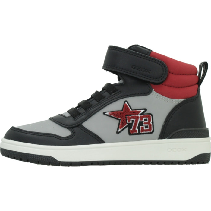 Botines Niño de la marca GEOX  modelo J56LQC 054FU GRIS