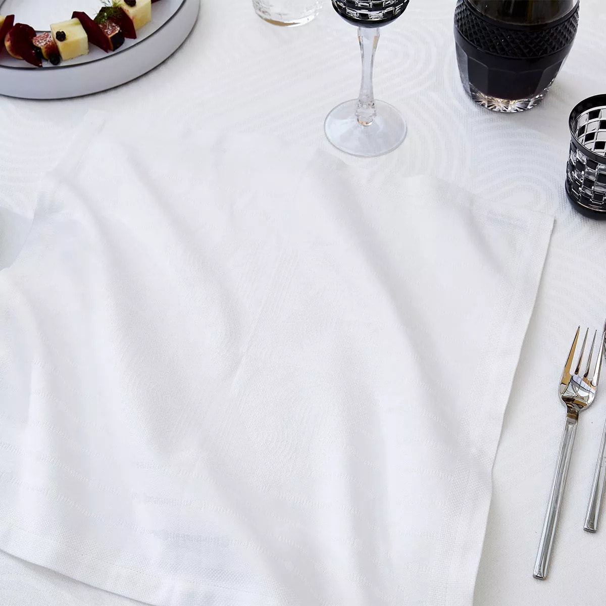 Serviette pur coton 220 g/m² motif jacquard blanc Le cercle blanc