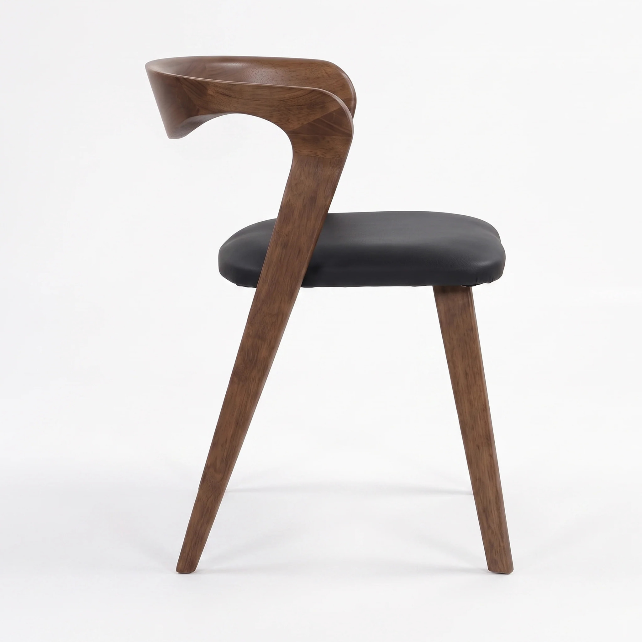 Chaise en bois d'hévéa marron et cuir synthétique noir - Vega