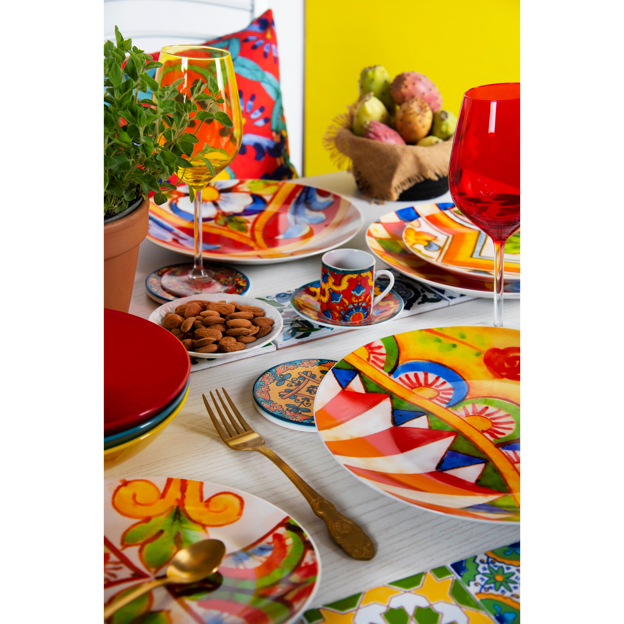 Service 18 assiettes Excelsa Caltagirone, stoneware et porcelaine, multicolore