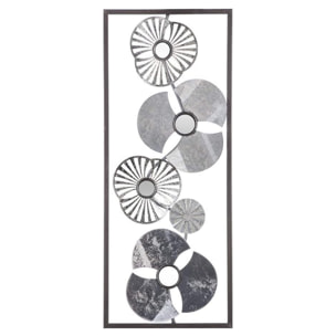- Decoración de pared de metal con diseño de una flor