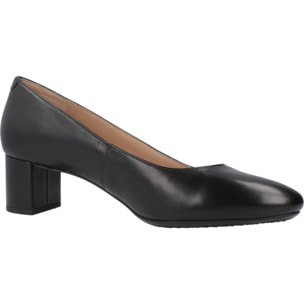 Salones Mujer de la marca GEOX  modelo D PHEBY 50 NEGRO