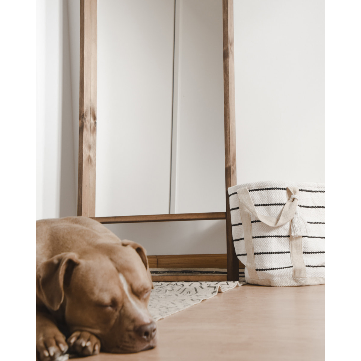 Miroir effet bois massif ton chêne foncé en différentes tailles