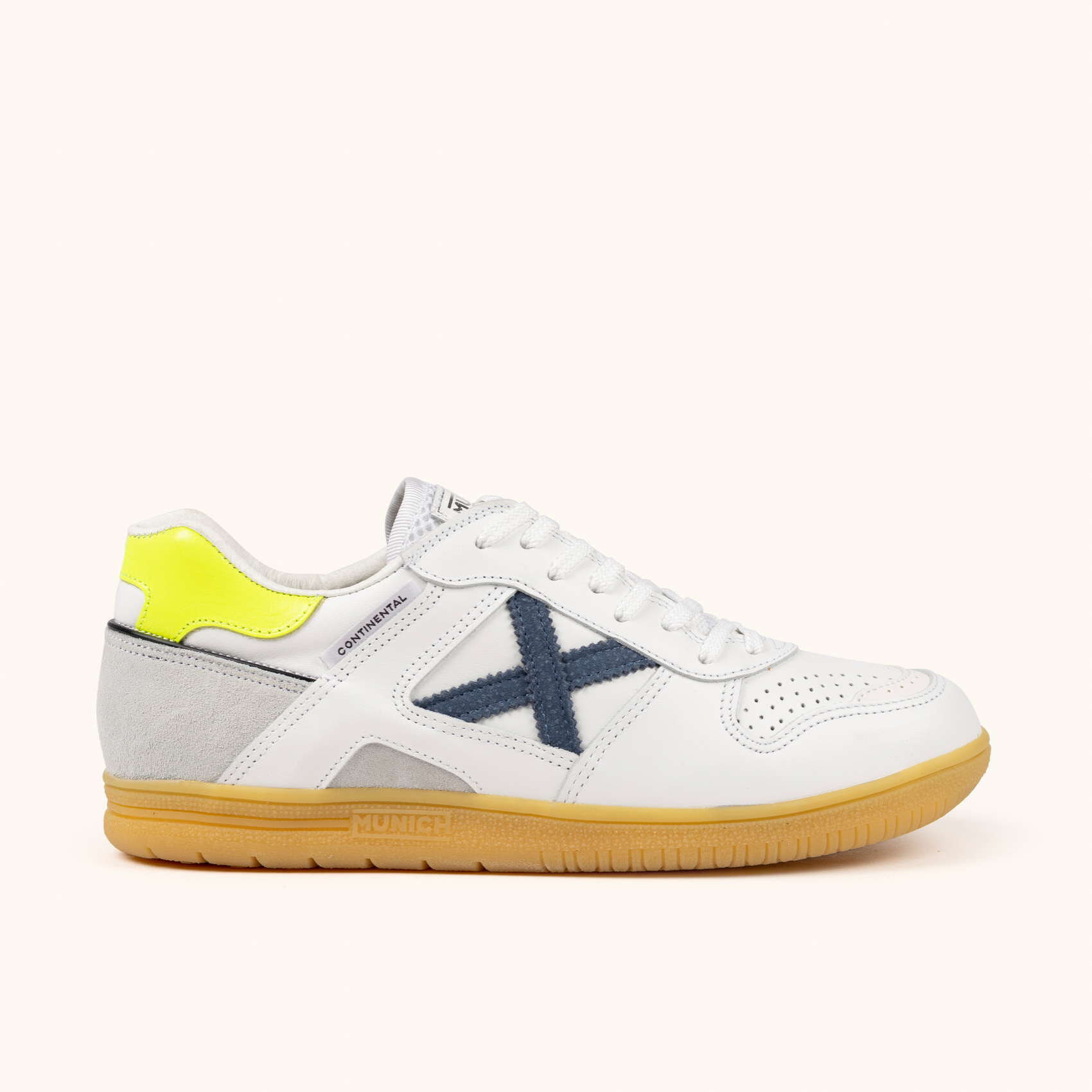 Zapatilla de Moda Clásica Blanca con Detalles Amarillo Flúor MUNICH CONTINENTAL PREMIUM 14