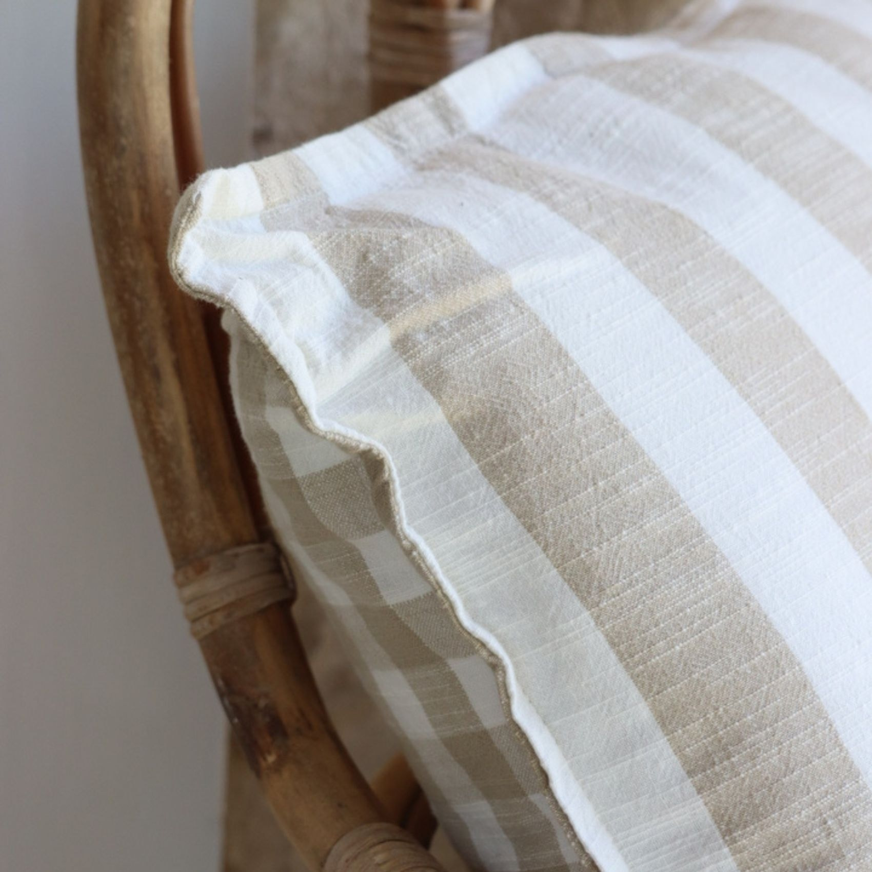Housse de coussin recto-verso 100% coton rayures et vichy LOURMARIN - Beige