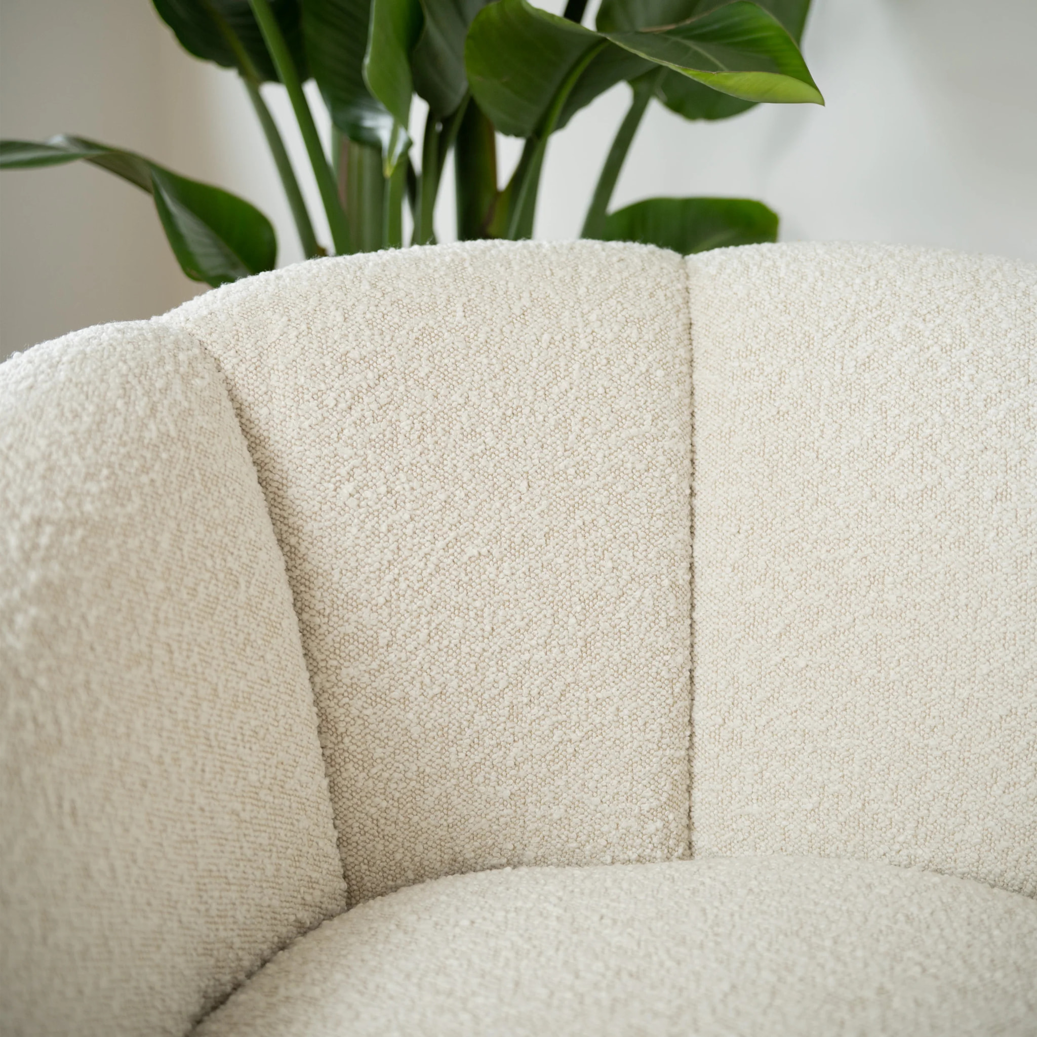 Fauteuil pivotant en tissu bouclé blanc - Ysé