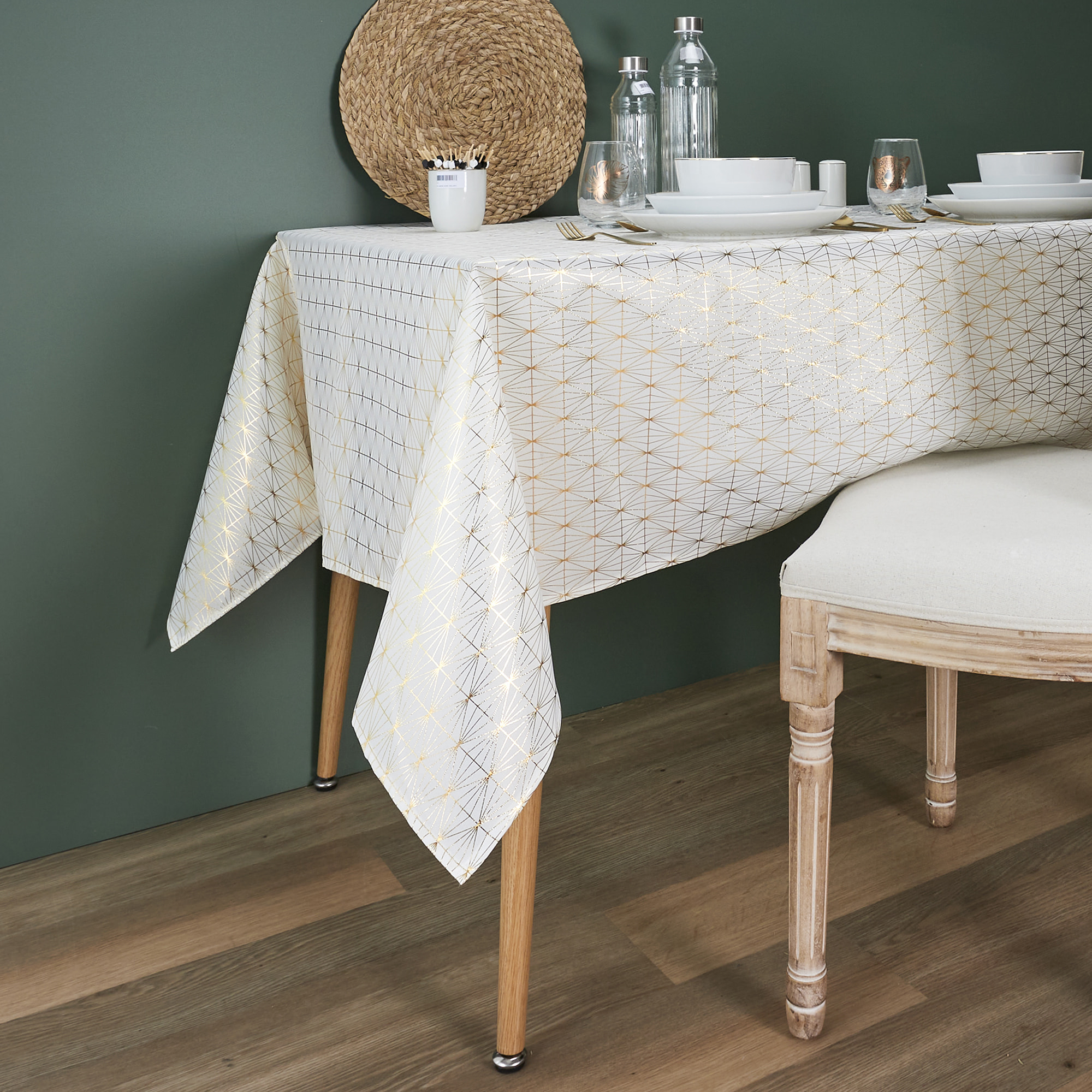 NAPPE MOTIF GEOMETRIQUE DORE 140X250CM