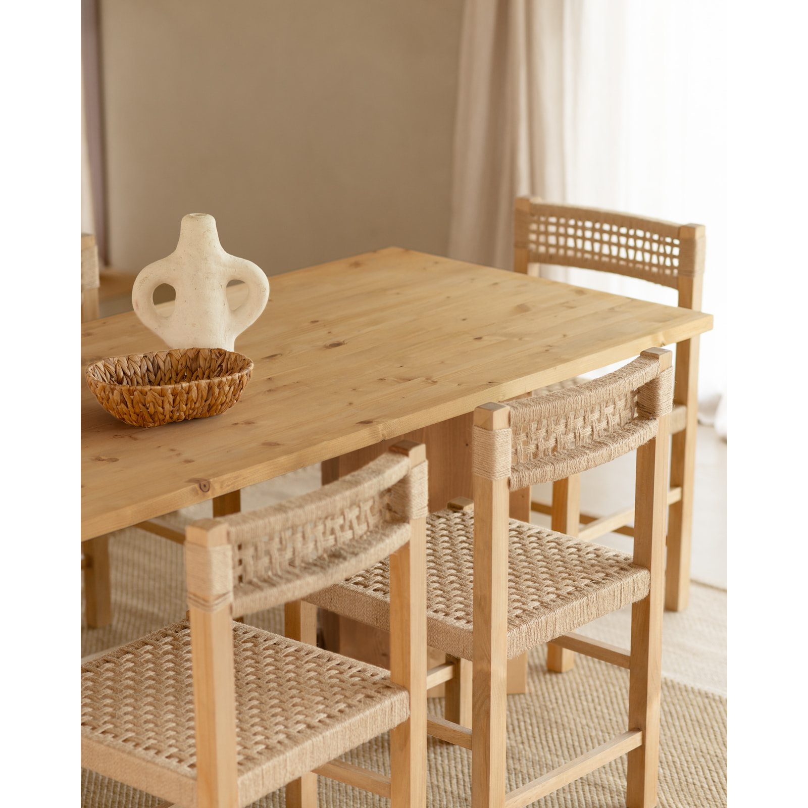 Mesa de comedor de madera maciza en tono roble medio de varias medidas
