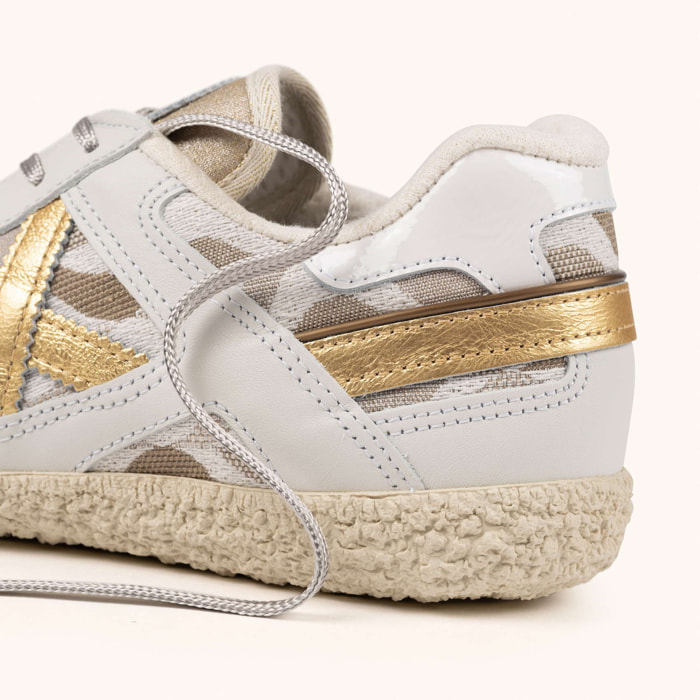 Zapatilla Casual de Piel Blanca con Detalles Dorados MUNICH GOAL 1644