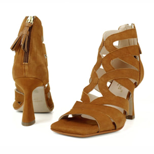 Sandalia de fiesta con tiras cruzadas. Tacón de 7 cm