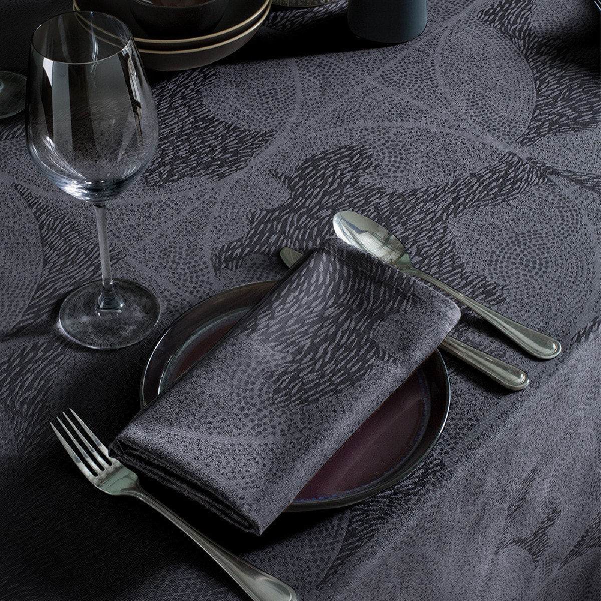 Nappe pur coton motif jacquard bleu Mille gouttes metal