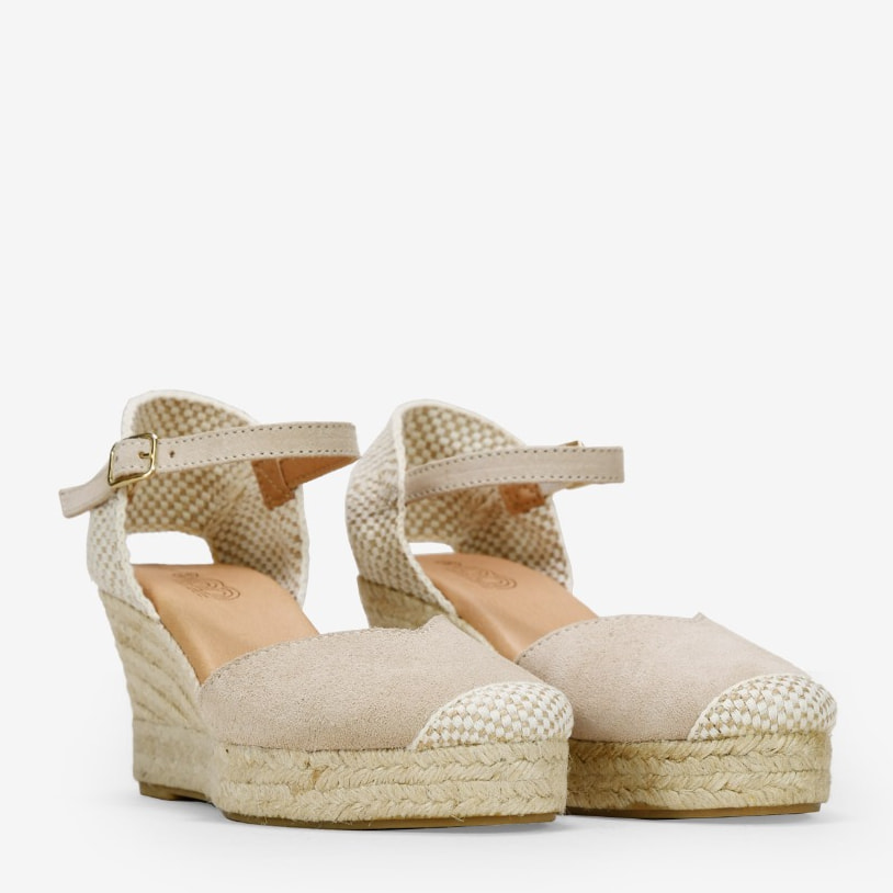 Alpargatas de piel beige con cuña de esparto