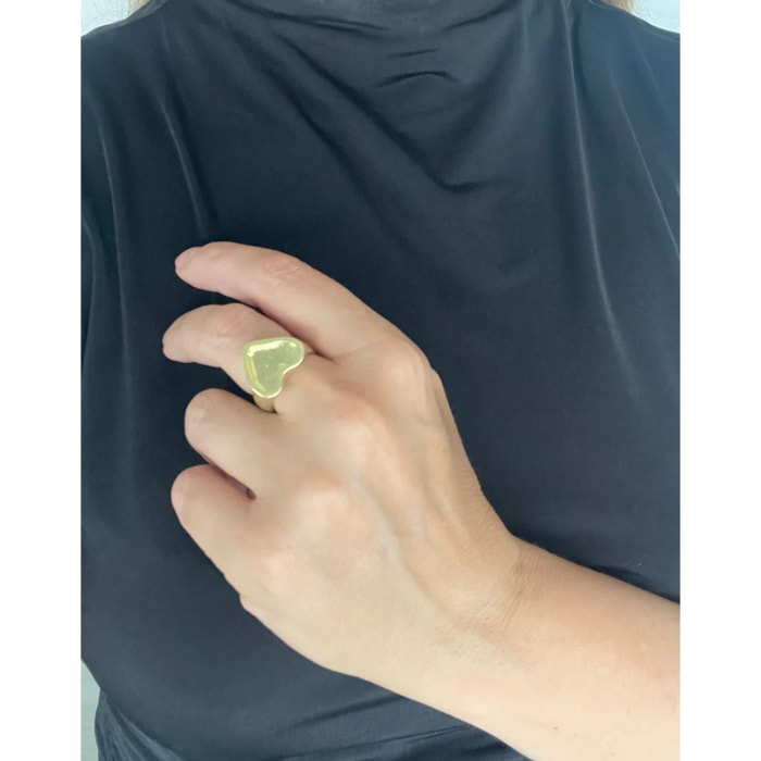 Anillo "corazón" chapado dorado bajo relieve