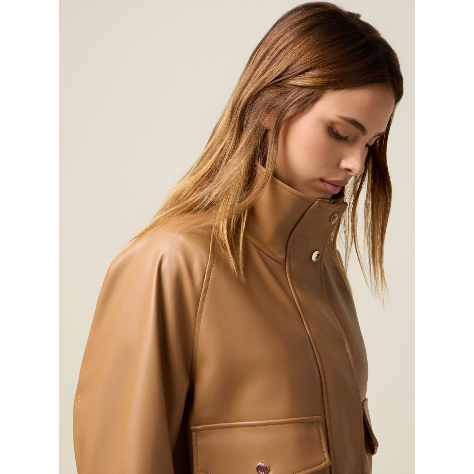 Oltre - Chaqueta corta con cuello alto - Marrón