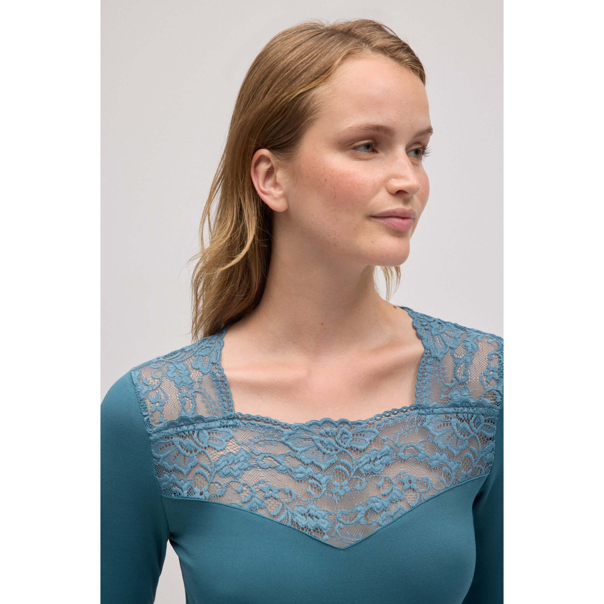 Maglia termica in pizzo a maniche lunghe