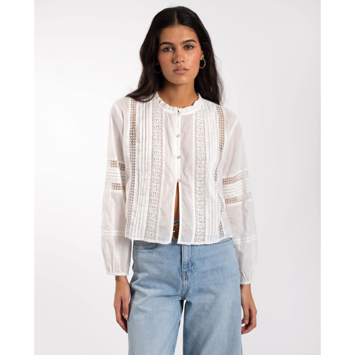 Blusa de mujer blanca de manga larga