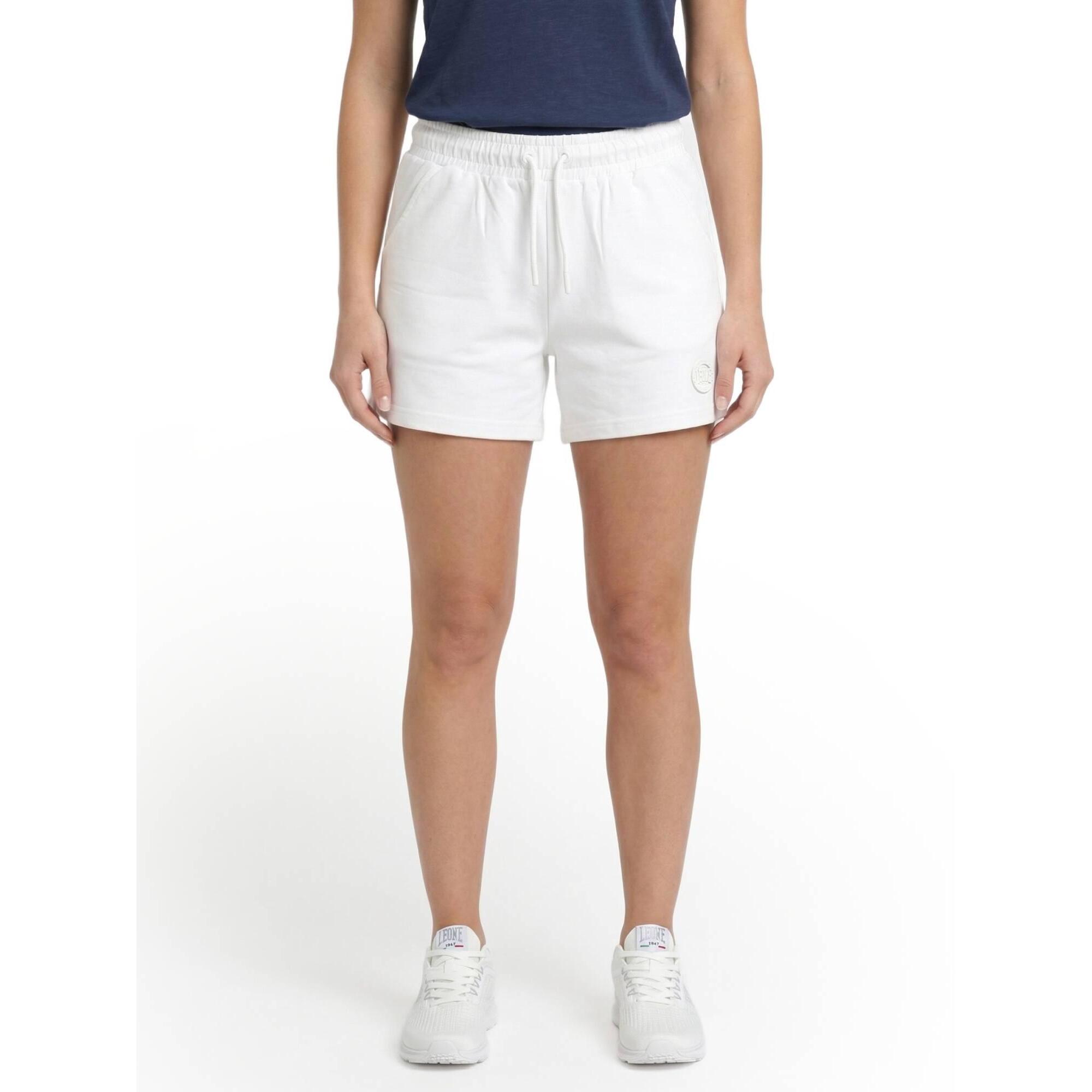 Mujer bajita nunca sin