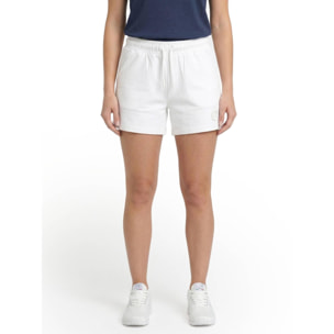 Mujer bajita nunca sin