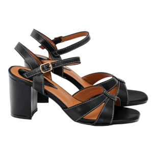 Sandali con cinturino regolabile e tacco largo