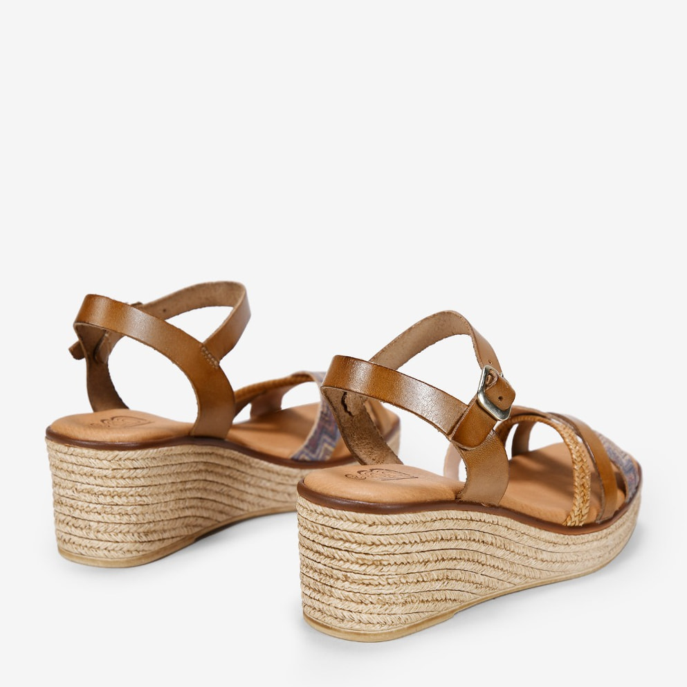 Sandalias con cuña de piel marrones