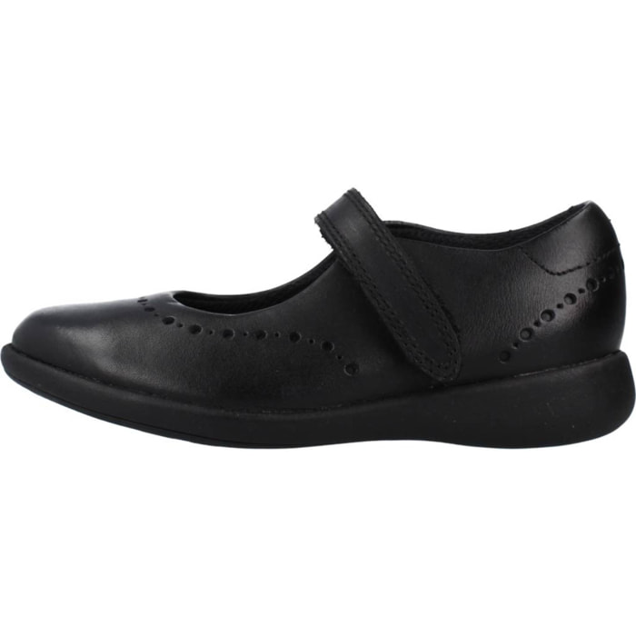 Colegiales Niña de la marca CLARKS  modelo ETCH CRAFT T Black